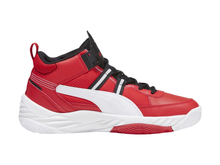 Tenis PUMA Rebound Future Nextgen en color rojo con detalles en blanco y negro, diseñados para baloncesto.