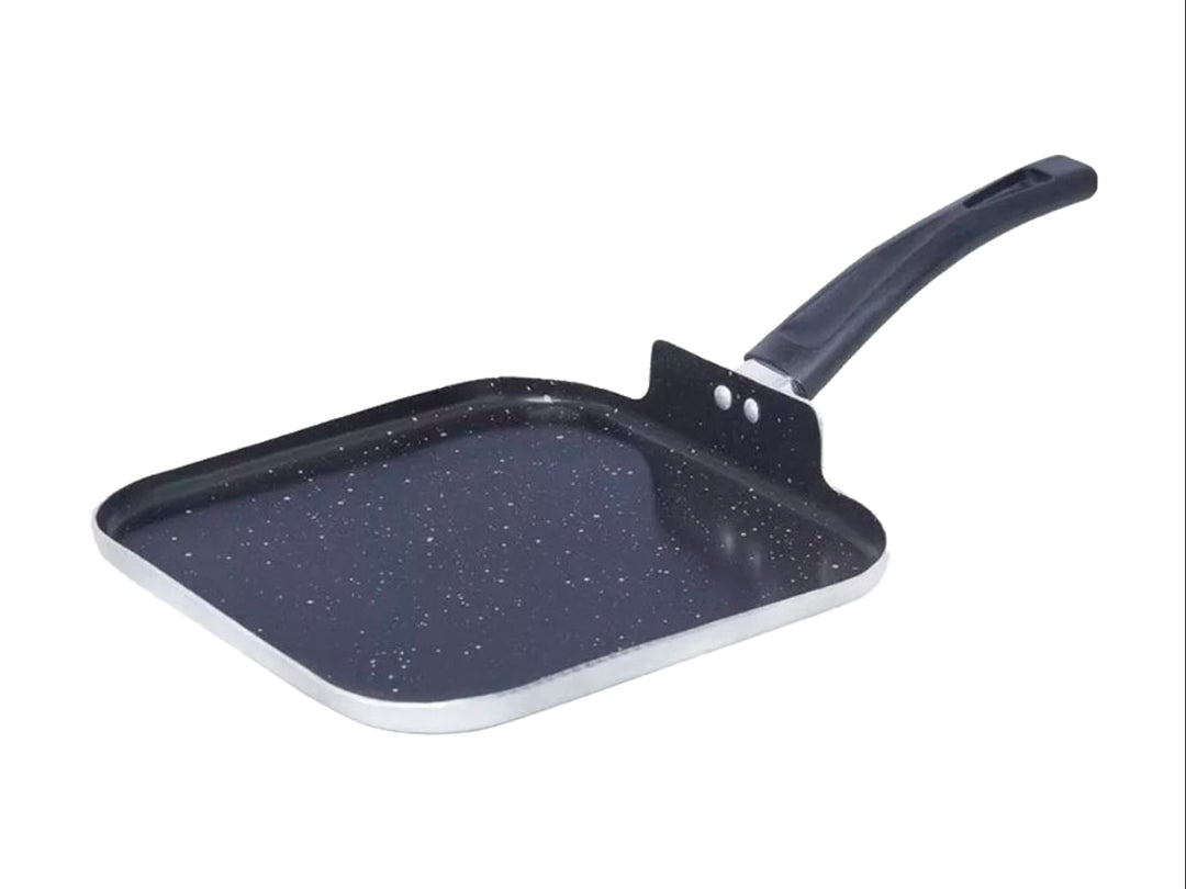 Comal de hierro rectangular color negro con mango ergonómico y borde plateado.