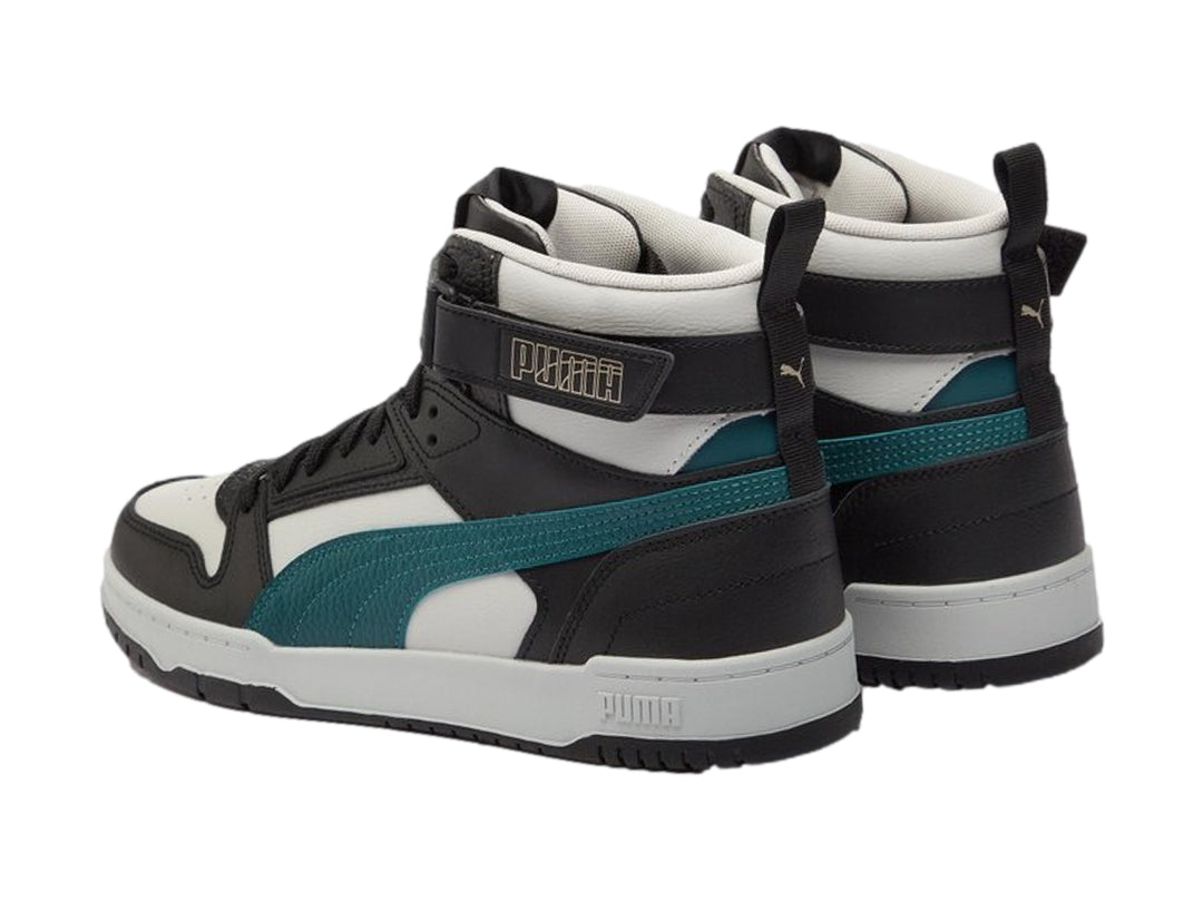 Tenis PUMA de corte alto en colores negro, blanco y verde malachite.