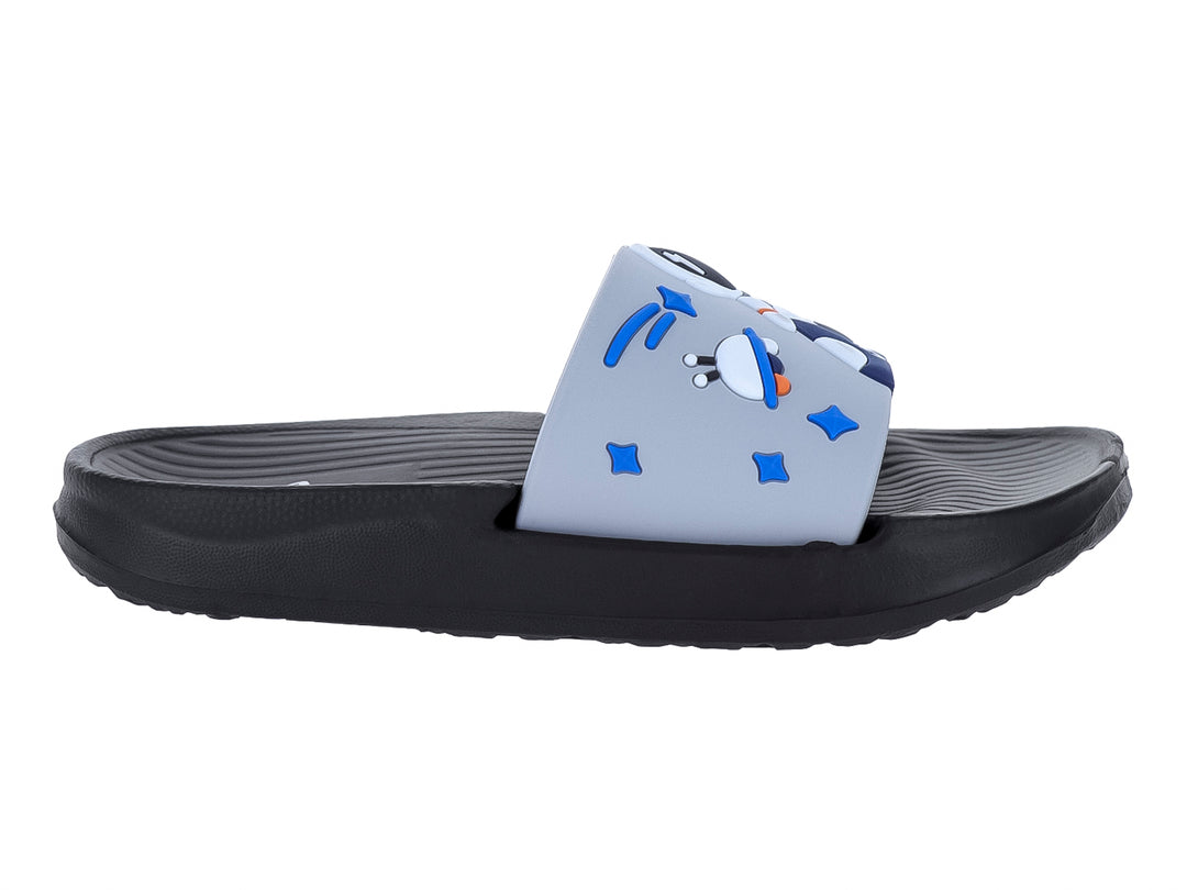Sandalia deslizable infantil en color gris y negro con detalles decorativos azules en la correa.