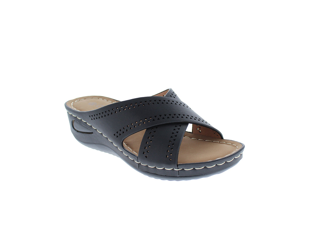 Sandalia negra para mujer con tiras cruzadas perforadas y costuras blancas decorativas en la suela.
