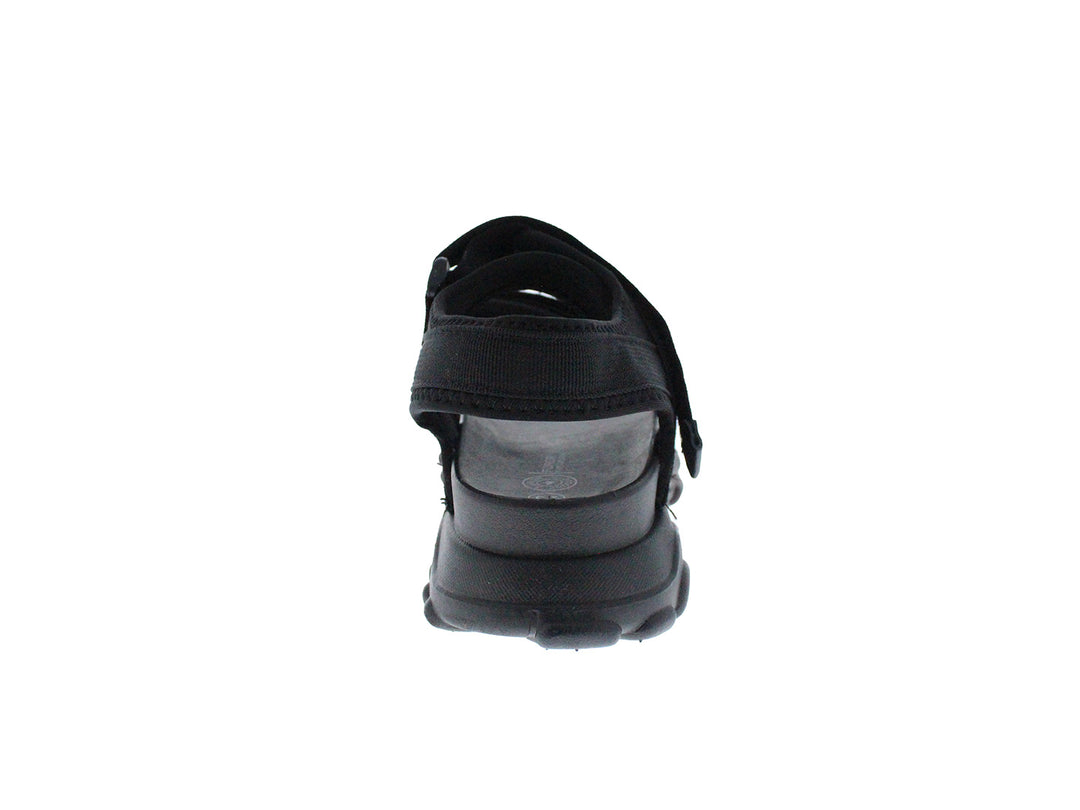 Sandalia deportiva Furor color negro con correas ajustables y suela robusta para niño.