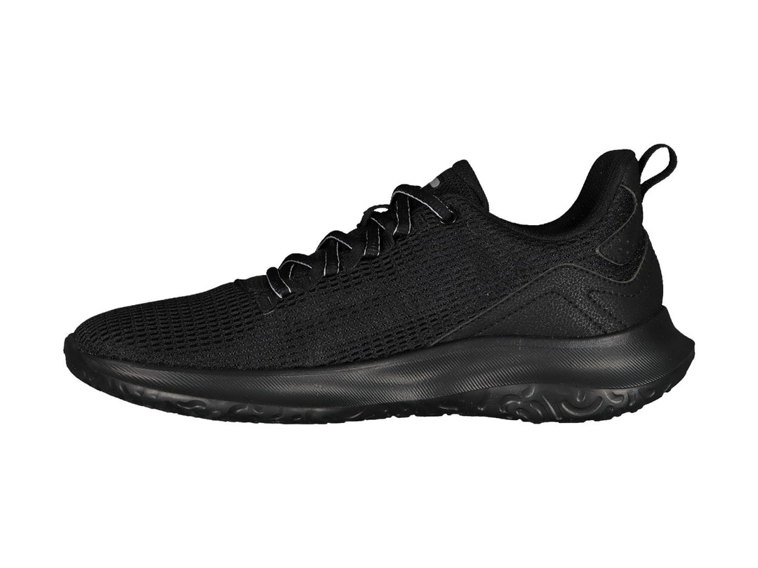 Tenis deportivos Charly color negro con tejido de malla y suela texturizada.