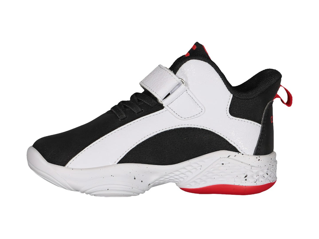 Tenis de baloncesto Charly en colores negro, blanco y rojo con correa de ajuste y suela moteada.