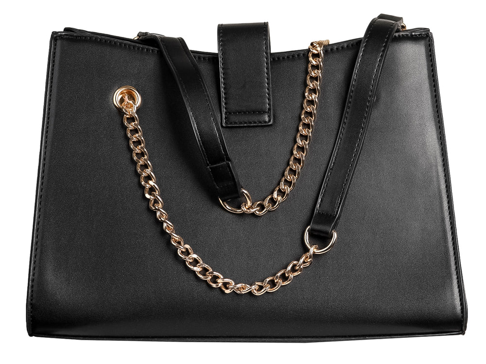 Bolso de hombro color negro con textura acolchada, correa de cadena dorada y cierre frontal metálico.