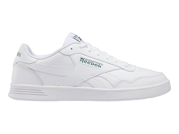 Tenis Reebok Court Advance color blanco con detalles en verde claro.