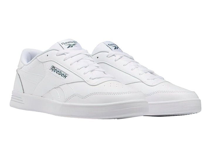 Tenis Reebok Court Advance color blanco con detalles en verde claro.