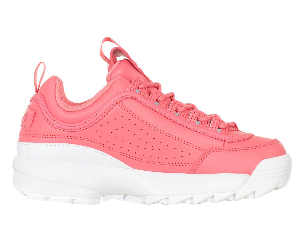 Tenis FILA Disruptor II en color rosa con suela blanca gruesa y dentada.