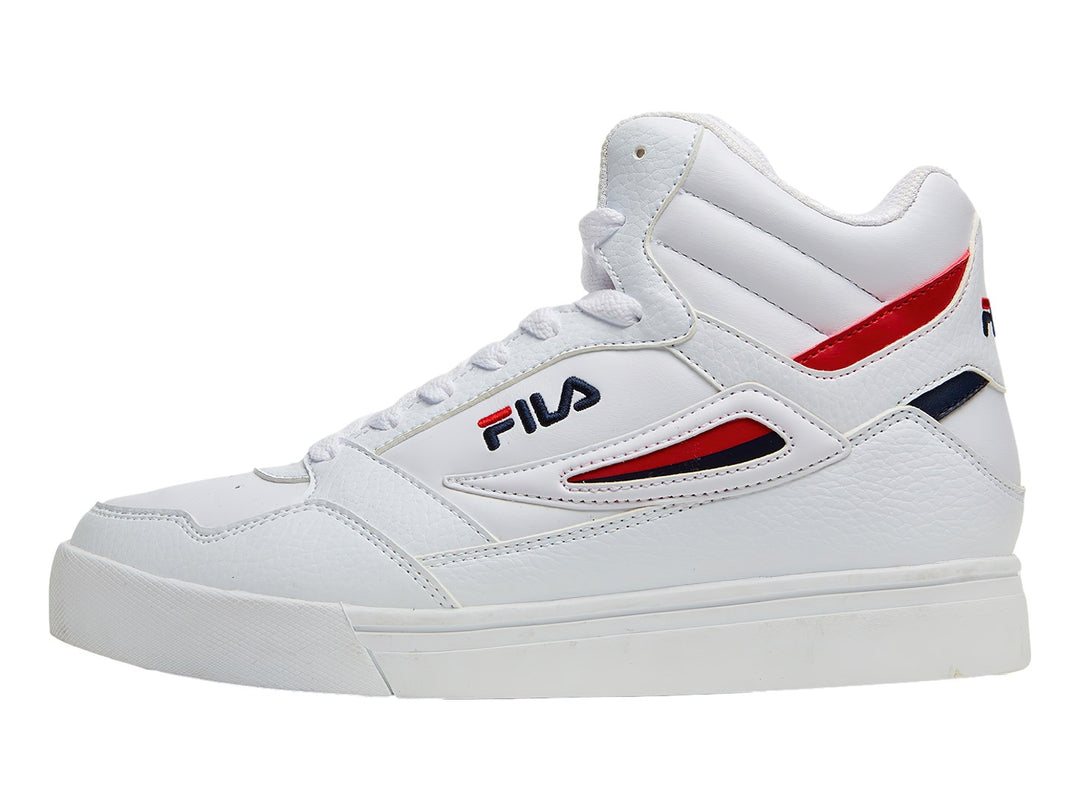 Tenis deportivos FILA blancos con detalles en azul marino y rojo, vista lateral.