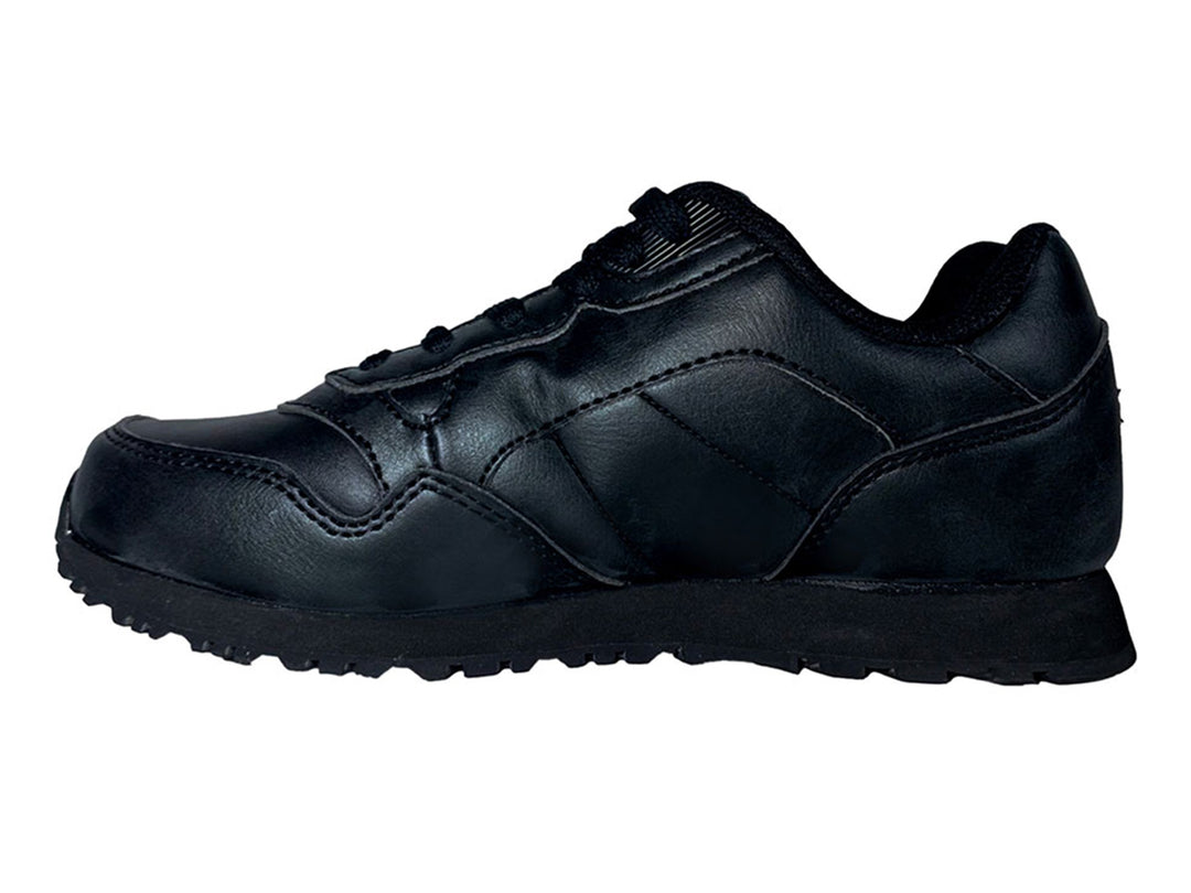 Tenis deportivos FILA modelo 5KM en color negro total con suela texturizada y acabado mate.