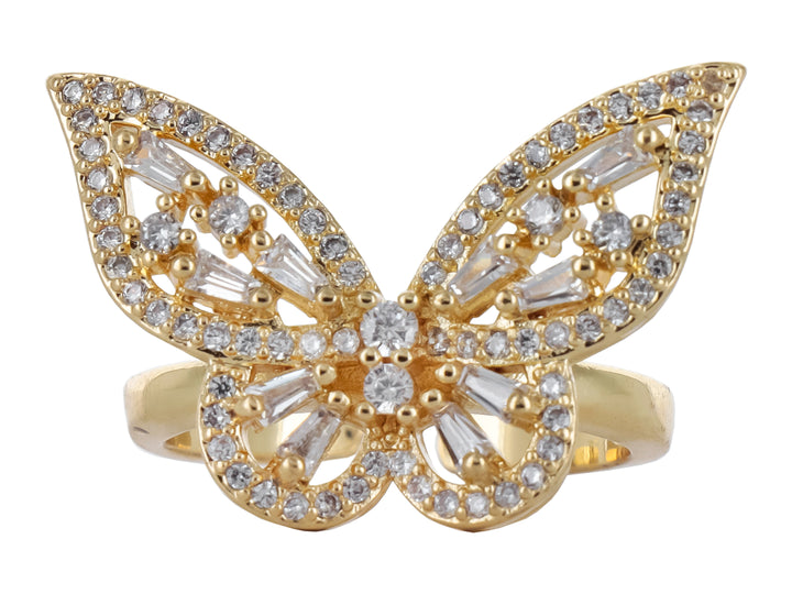 Anillo dorado con diseño de mariposa adornado con brillantes blancos en toda la superficie.