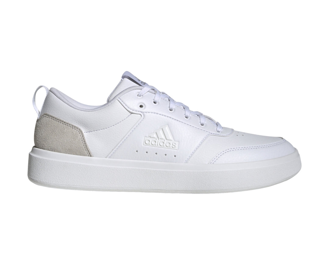 Tenis deportivos Adidas color blanco con detalle gris en el talón y logo blanco en el lateral.