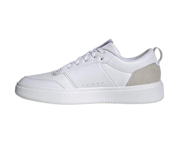 Tenis deportivos Adidas color blanco con detalle gris en el talón y logo blanco en el lateral.