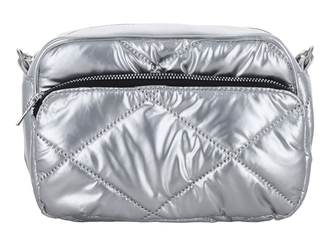 Bolso de hombro Ferretina color plata con diseño acolchado en forma de diamantes y acabado brillante metalizado.