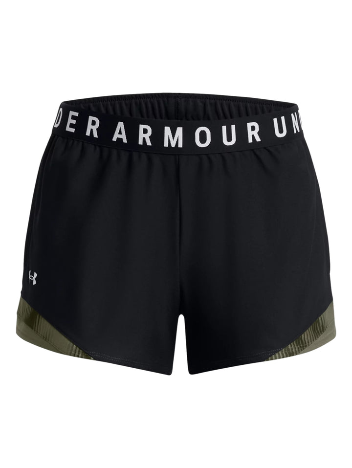 Shorts deportivos Under Armour color negro con detalles laterales en verde oliva y banda elástica blanca.
