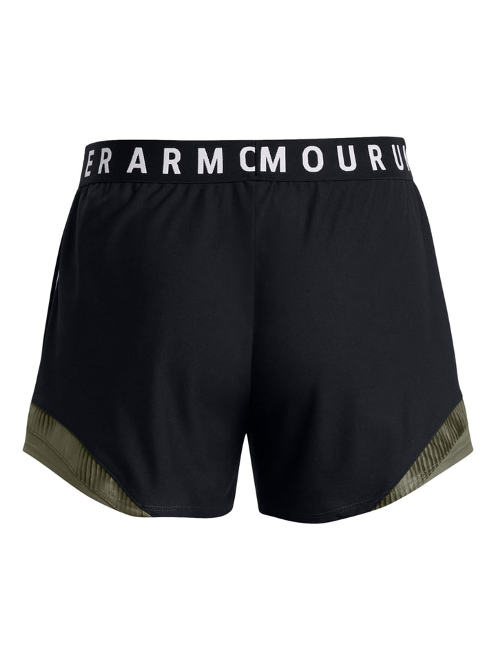 Shorts deportivos Under Armour color negro con detalles laterales en verde oliva y banda elástica blanca.