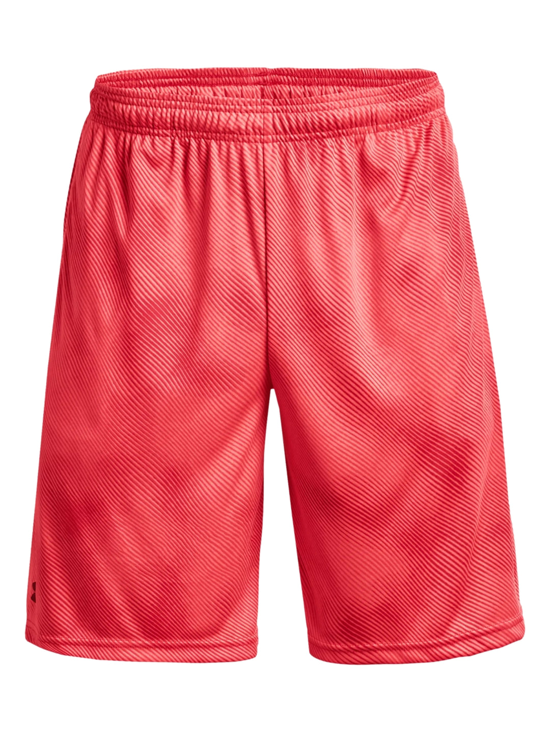 Hombre vistiendo shorts deportivos color rojo brillante de la marca Under Armour.