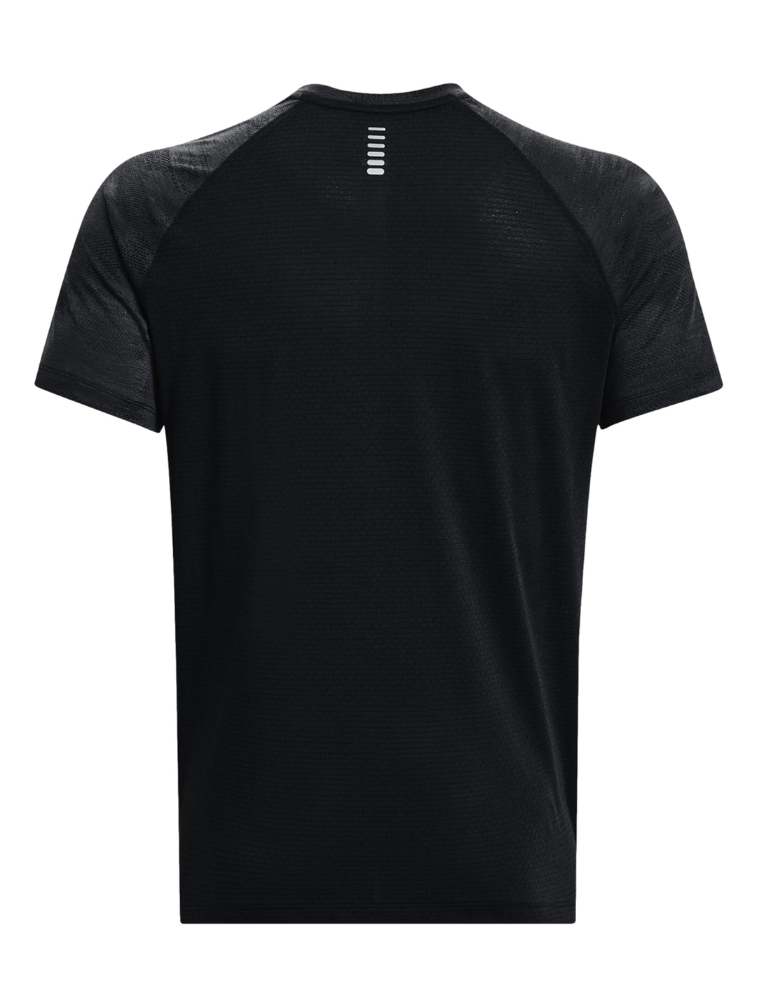 Hombre vistiendo una camiseta deportiva de manga corta color negro de la marca Under Armour.