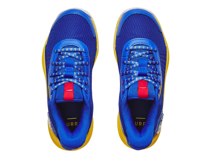 Tenis de baloncesto Under Armour Curry 3Z7 en colores azul y amarillo con logo de Golden State Warriors.
