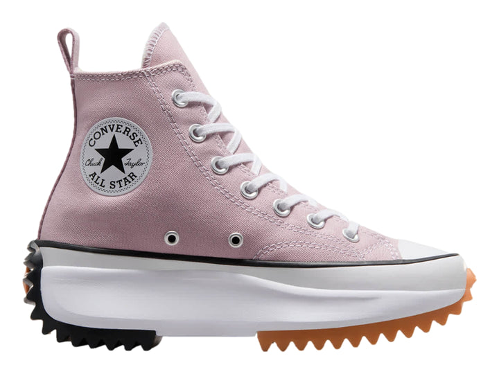 Tenis Converse Run Star Hike de bota color rosa con suela de plataforma blanca y detalles en negro y café.