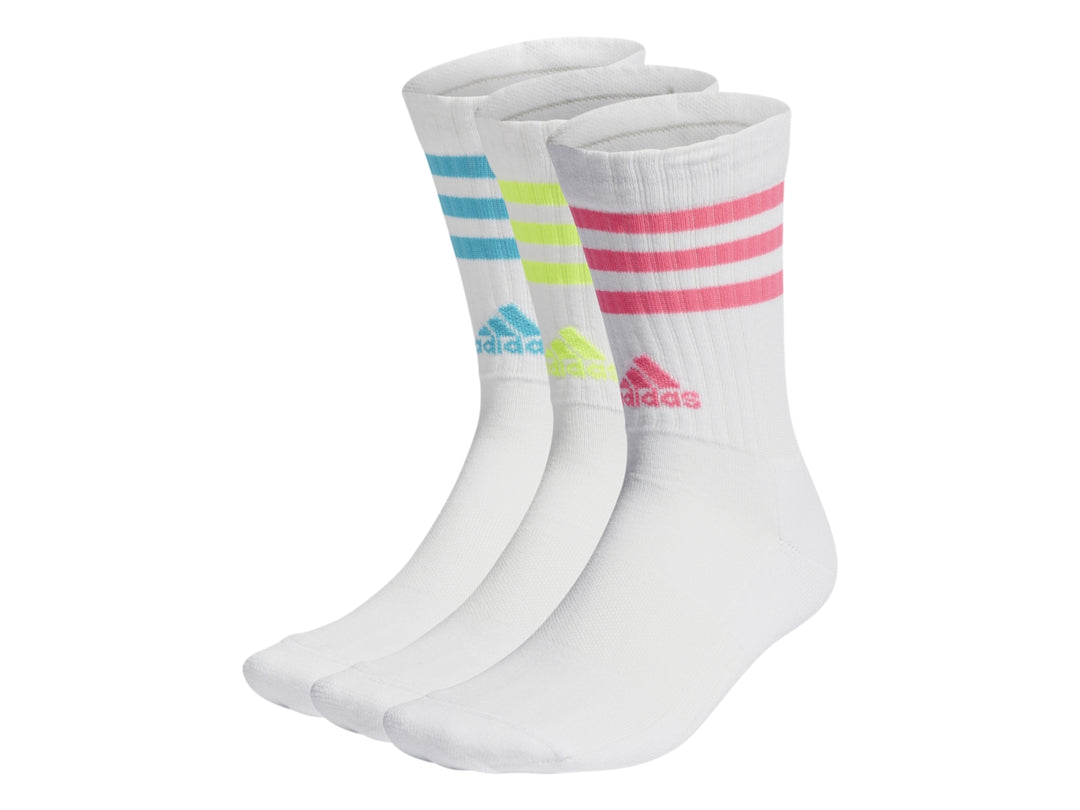 Pack de tres pares de calcetines Adidas blancos con rayas coloridas en la parte superior.