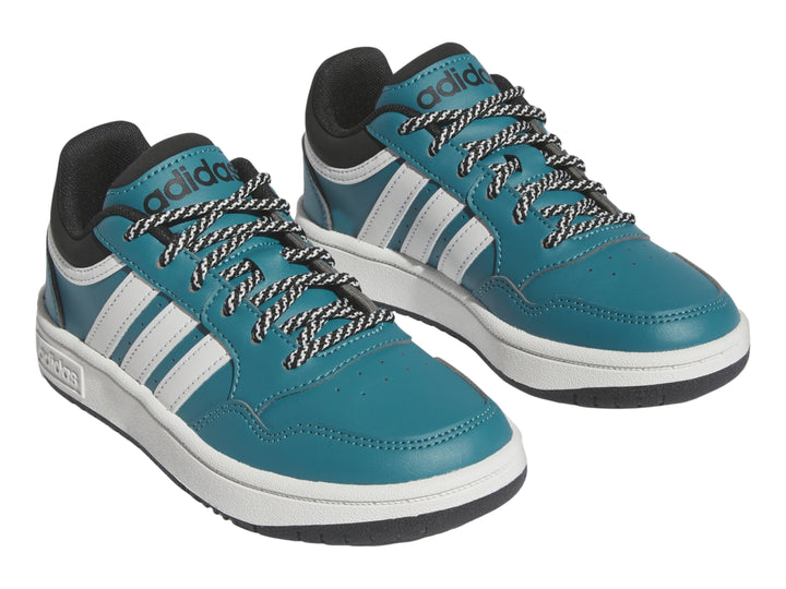 Tenis Adidas Hoops 3.0 en color azul Arctic Fusion con franjas blancas y detalles en negro.