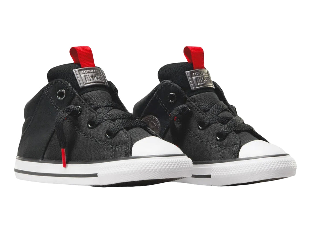 Tenis Converse Axel Vintage de bota alta color negro con suela blanca y detalles en rojo.