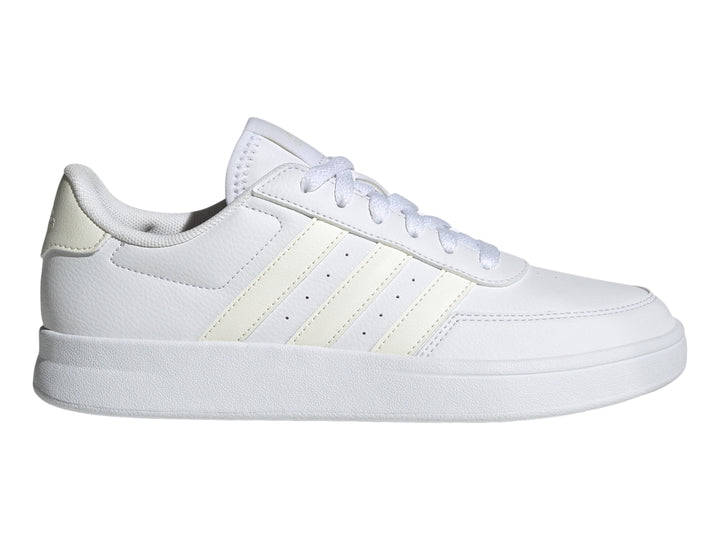 Tenis Adidas Breaknet 2.0 en color blanco con tres franjas laterales en tono crema y suela blanca.