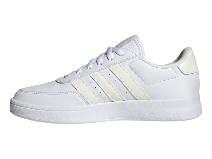 Tenis Adidas Breaknet 2.0 en color blanco con tres franjas laterales en tono crema y suela blanca.