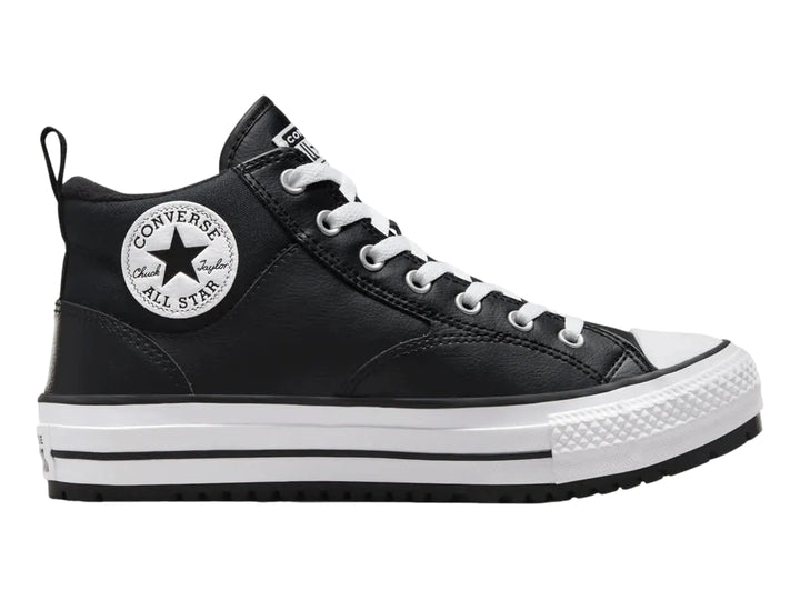 Tenis Converse Chuck Taylor All Star Malden Street Boot Mid color negro con detalles en blanco.