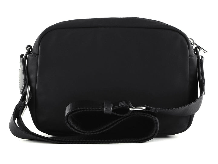 Bolso bandolera Lacoste color negro con cierres plateados y correa ajustable.