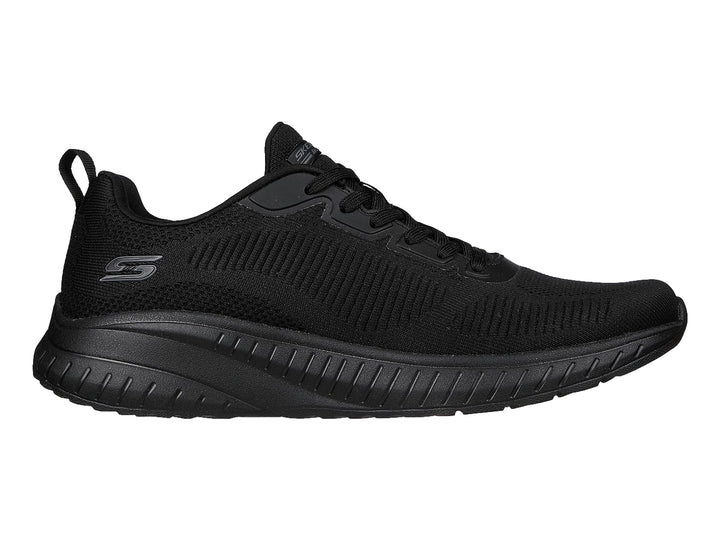 Tenis deportivos Skechers color negro con tejido transpirable y suela gruesa.