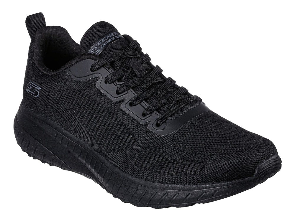 Tenis deportivos Skechers color negro con tejido transpirable y suela gruesa.
