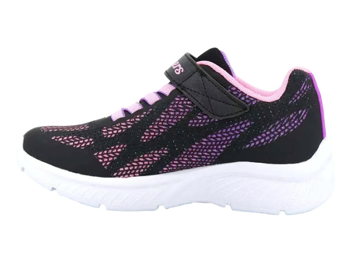 Tenis deportivos para niña color negro con detalles en rosa y suela blanca.