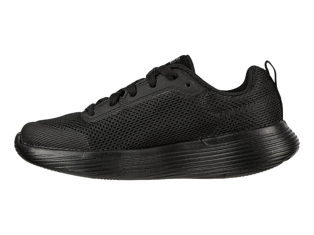 Tenis deportivos Skechers color negro con malla transpirable y suela texturizada.