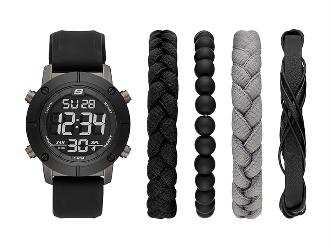 Set de 5 piezas que incluye un reloj digital negro y cuatro pulseras coordinadas en colores negro y gris.