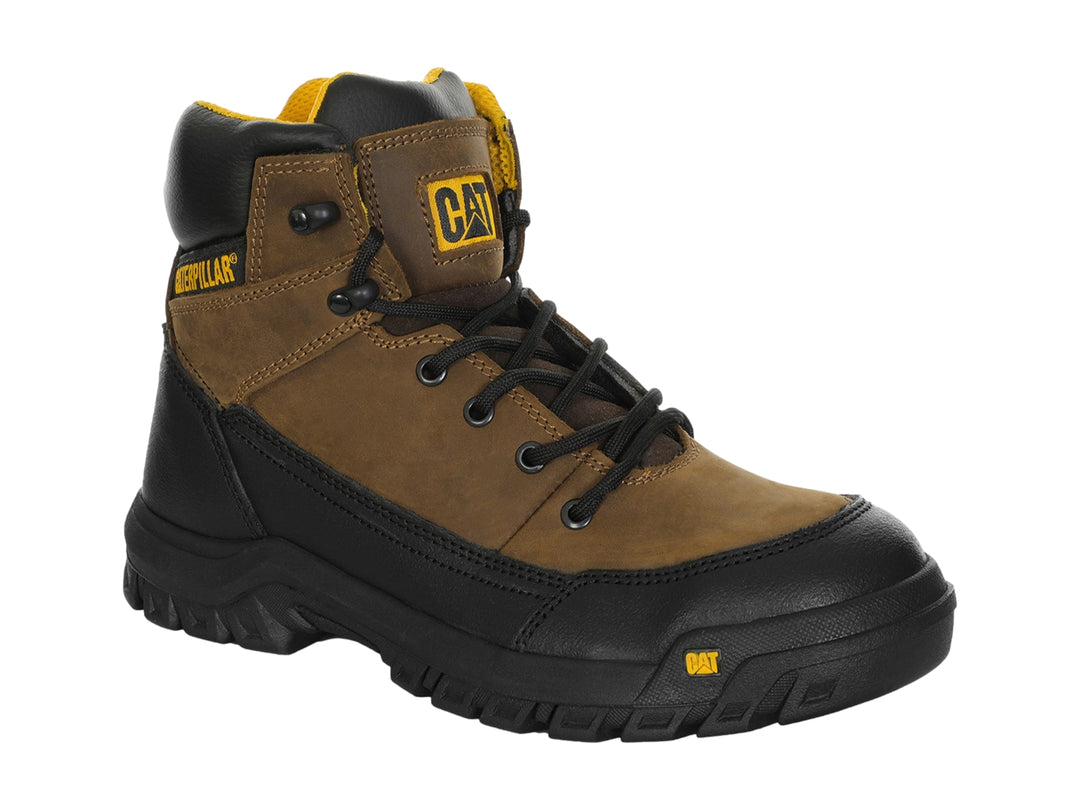 Bota industrial Caterpillar de cuero color chocolate con suela y punta negra.
