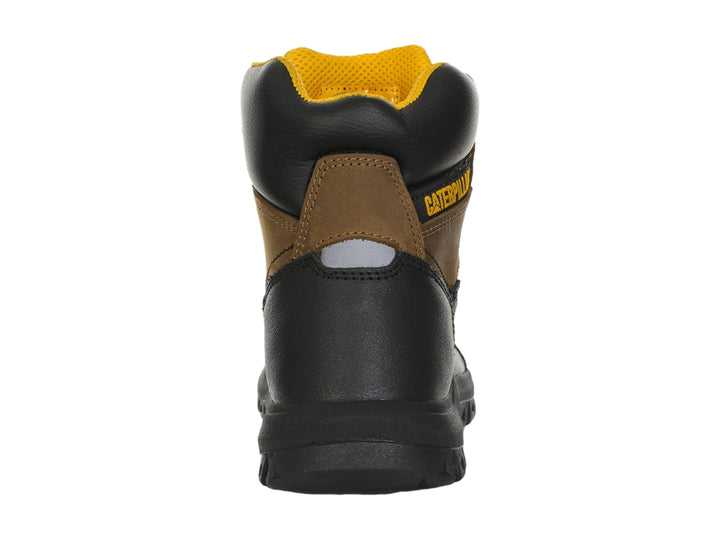 Bota industrial Caterpillar de cuero color chocolate con suela y punta negra.
