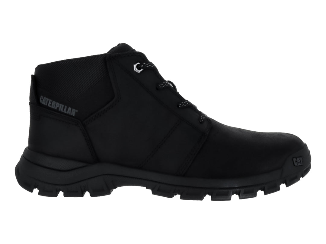 Zapato botín Caterpillar modelo Threshold Chukka en color negro de cuero con suela resistente.