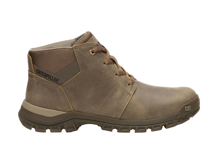 Botín Caterpillar modelo Threshold Chukka en color marrón de cuero con suela robusta y cordones.