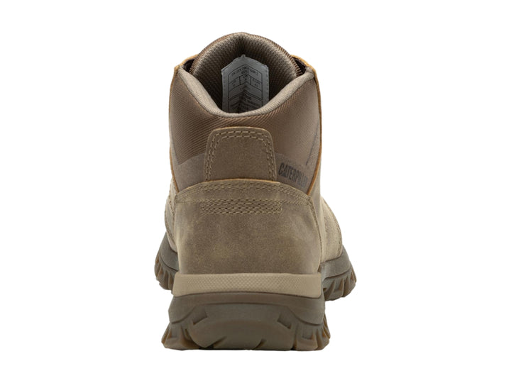 Botín Caterpillar modelo Threshold Chukka en color marrón de cuero con suela robusta y cordones.