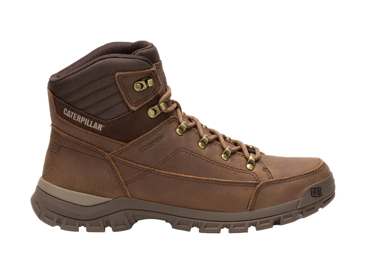 Bota de senderismo Caterpillar color mushroom en cuero con suela robusta y cierre de agujetas.