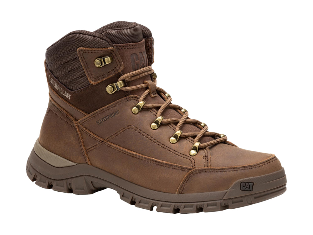 Bota de senderismo Caterpillar color mushroom en cuero con suela robusta y cierre de agujetas.