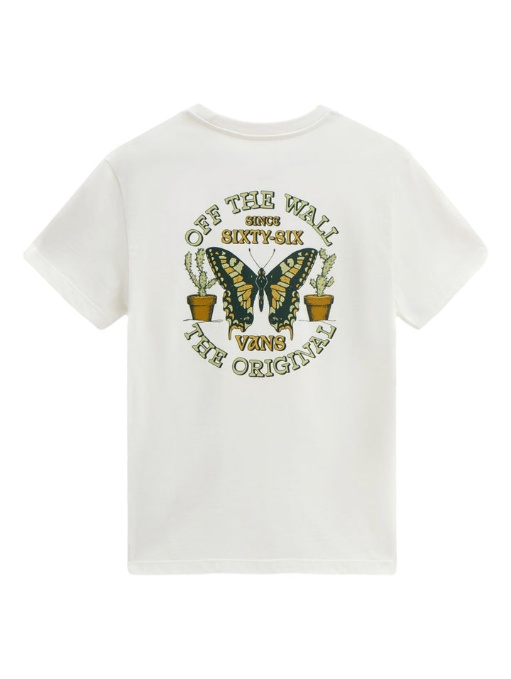 Camiseta de manga corta color blanco hueso con un pequeño estampado de mariposa y marca VANS en el pecho.