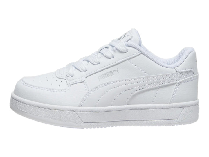 Tenis PUMA Caven 2.0 PS color blanco con suela plana y cordones.