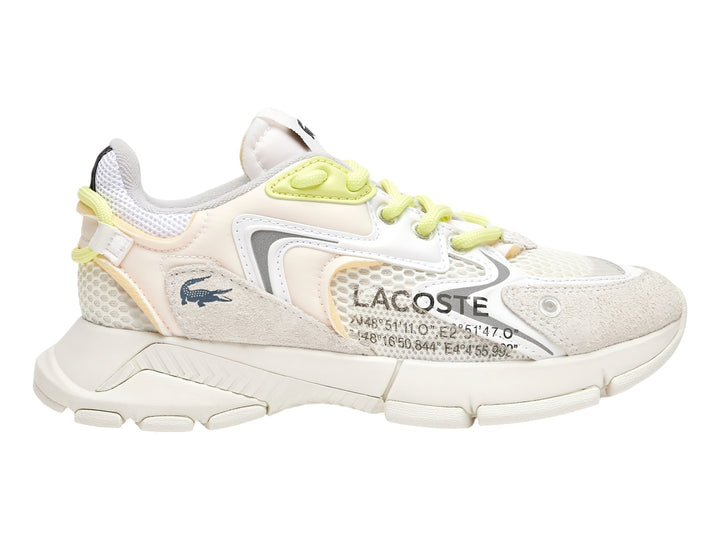 Tenis deportivos Lacoste blancos con detalles en verde lima y suela ancha.