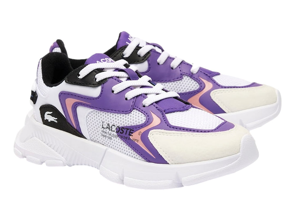 Tenis deportivos Lacoste para niño en color blanco con detalles en morado, negro y rosa.