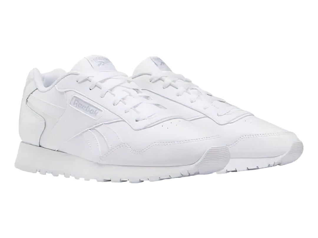 Tenis Reebok Glide color blanco, diseño deportivo de corte bajo con cordones y suela blanca.
