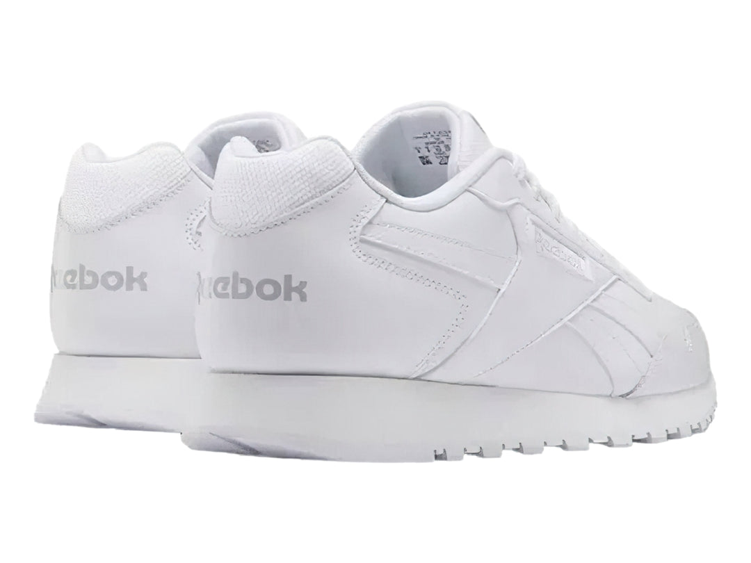 Tenis Reebok Glide color blanco, diseño deportivo de corte bajo con cordones y suela blanca.