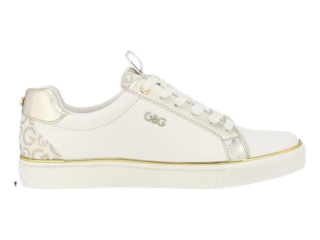 Tenis blancos para niña con detalles y estampado en color dorado, suela blanca y cordones.